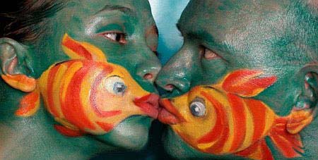 fish kissing bodypaint
